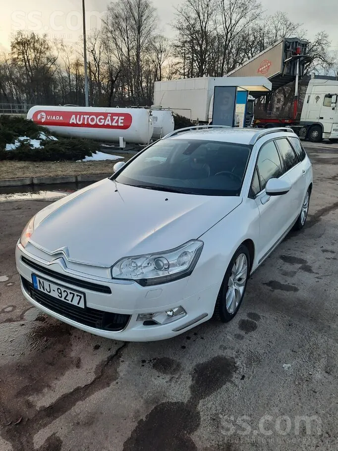 Citroen C5 2013 photo 2