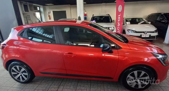 Renault Clio 2023 photo 2