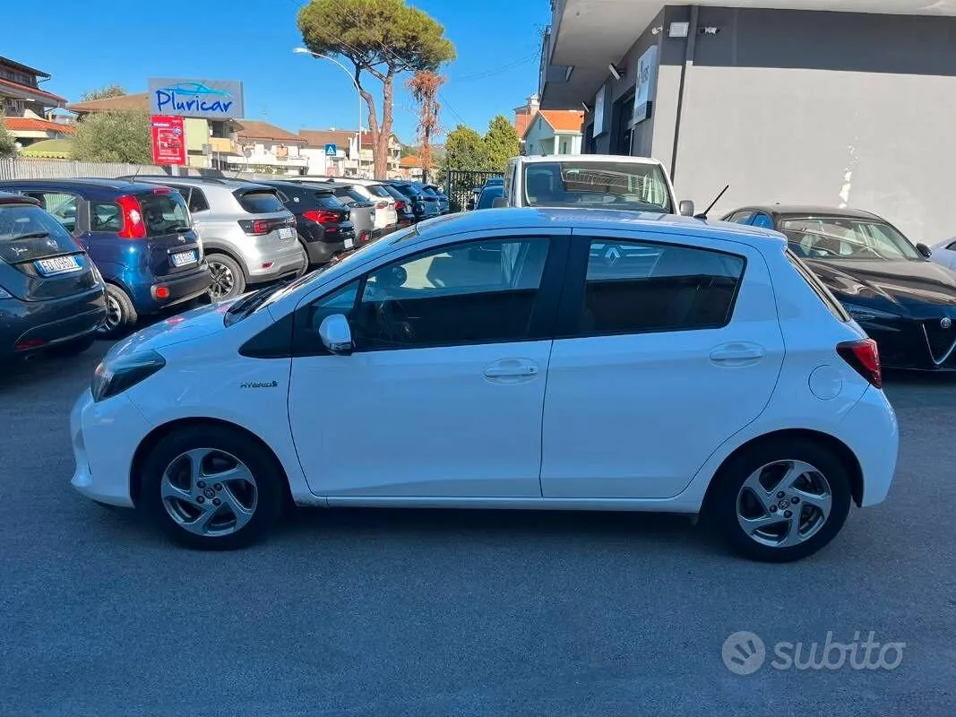 Toyota Yaris 2016 photo 2