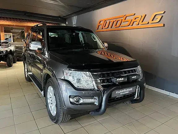 Mitsubishi Pajero 2017 photo 2