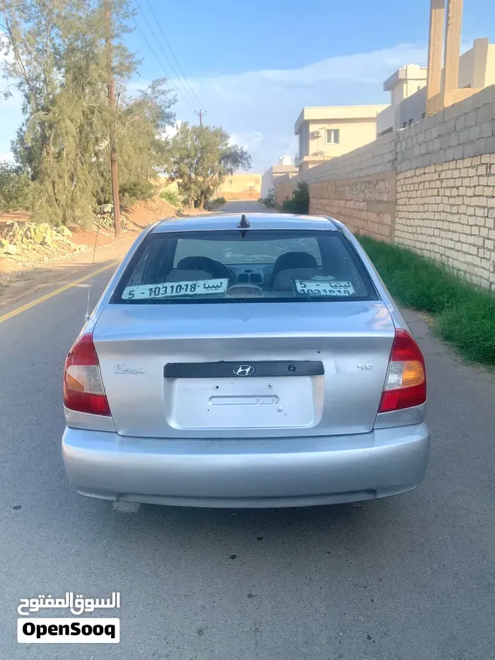 Hyundai Verna 2002 photo 2