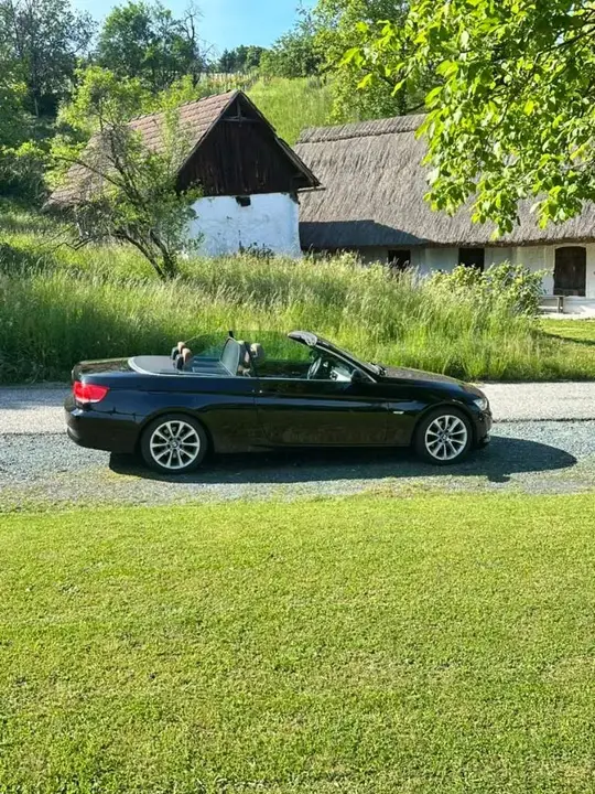 BMW 320I 2009 photo 2