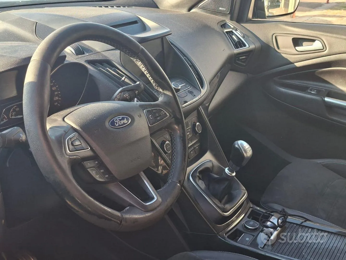 Ford Kuga 2017 photo 2