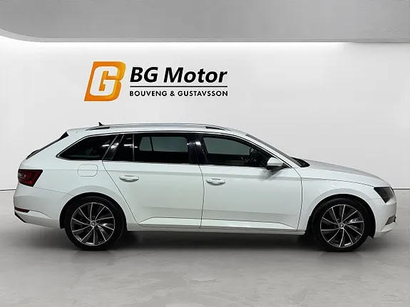 Skoda Superb 2016 photo 3