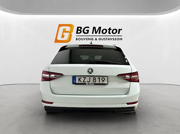 Skoda Superb 2016 photo 5