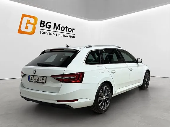 Skoda Superb 2016 photo 4