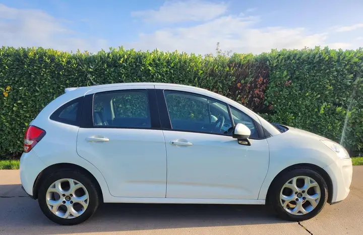 Citroen C3 2012 photo 2