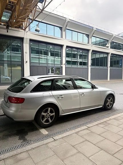 Audi A4 2012 photo 4