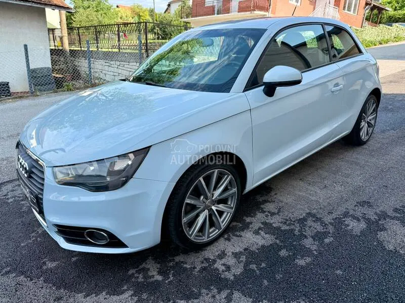 Audi A1 2010 photo 3