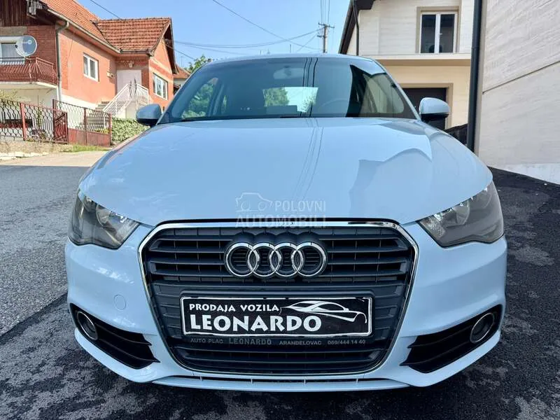 Audi A1 2010 photo 2