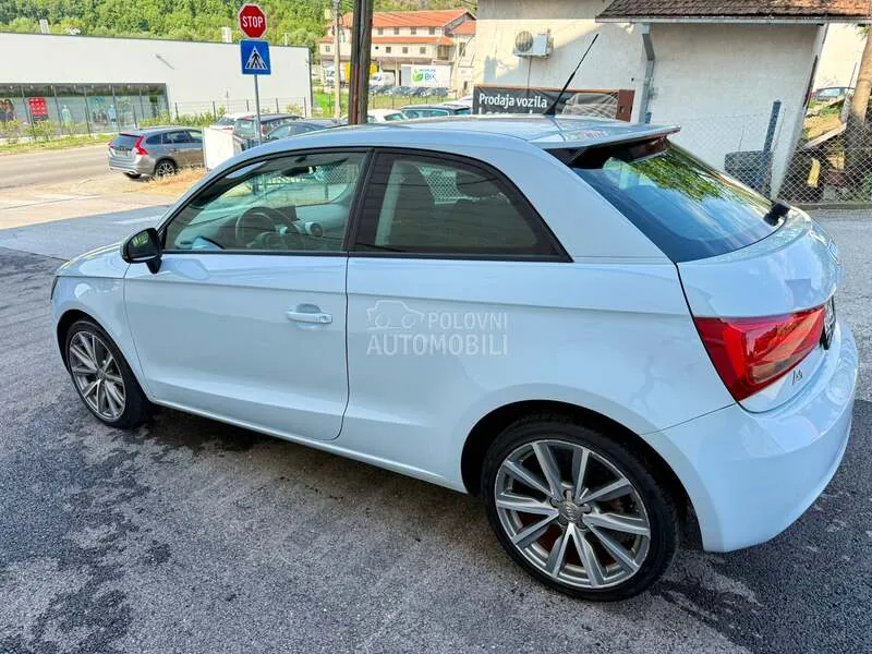 Audi A1 2010 photo 5