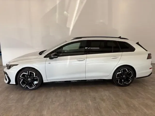 Volkswagen Golf 2026 photo 2