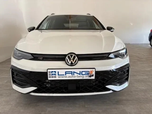 Volkswagen Golf 2026 photo 3