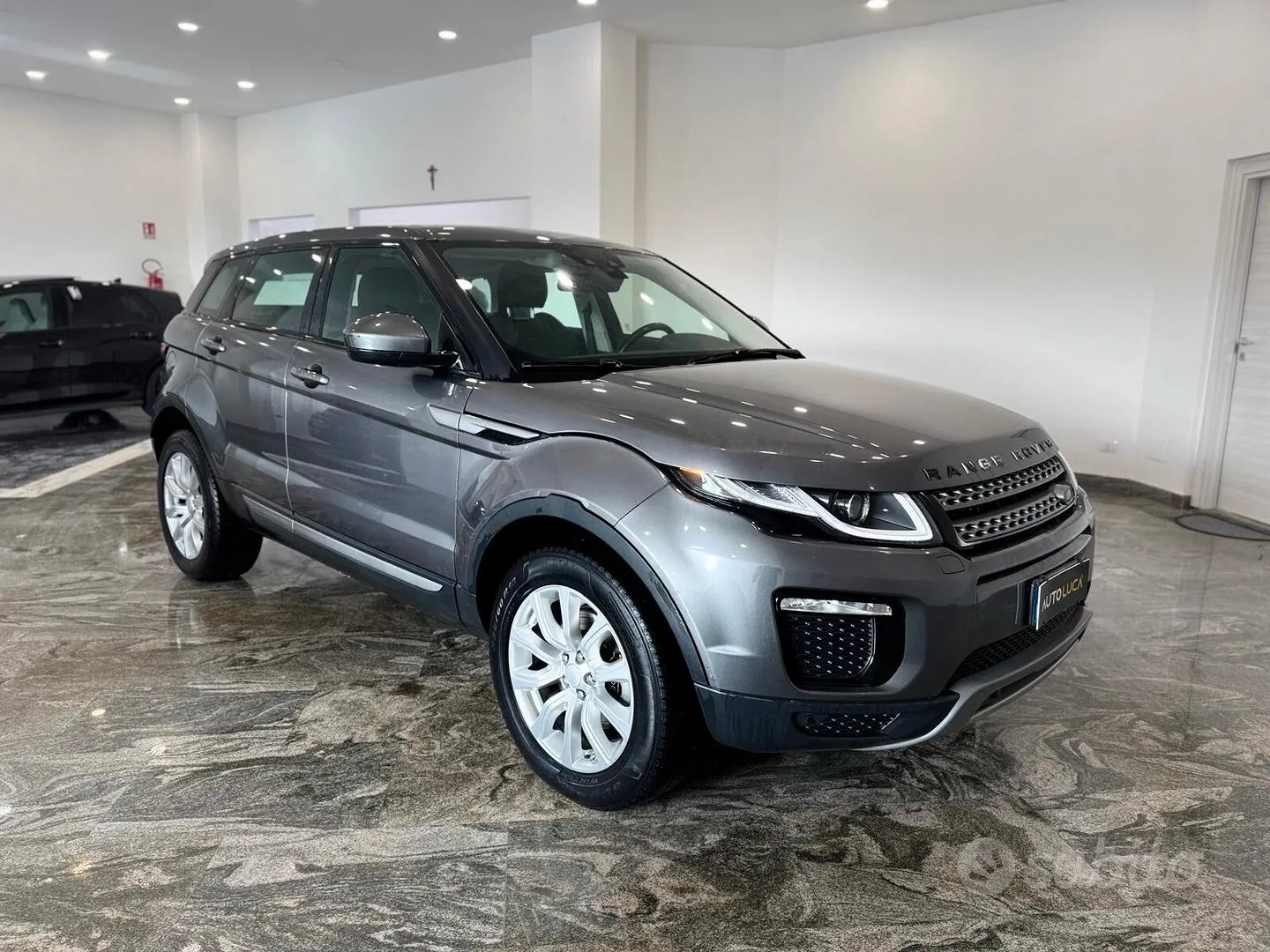 Land Rover Range Rover Evoque 2018 photo 2