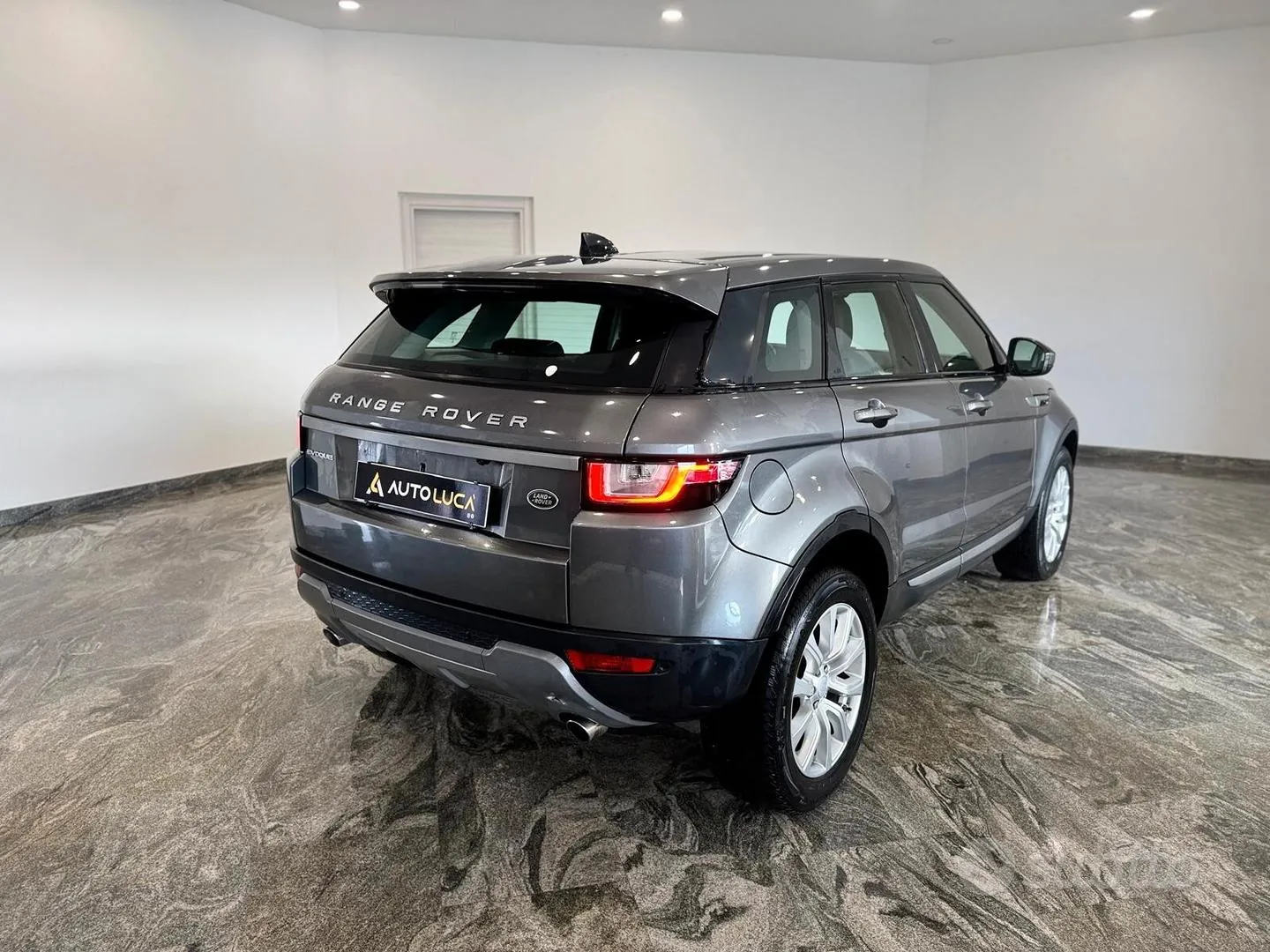 Land Rover Range Rover Evoque 2018 photo 4