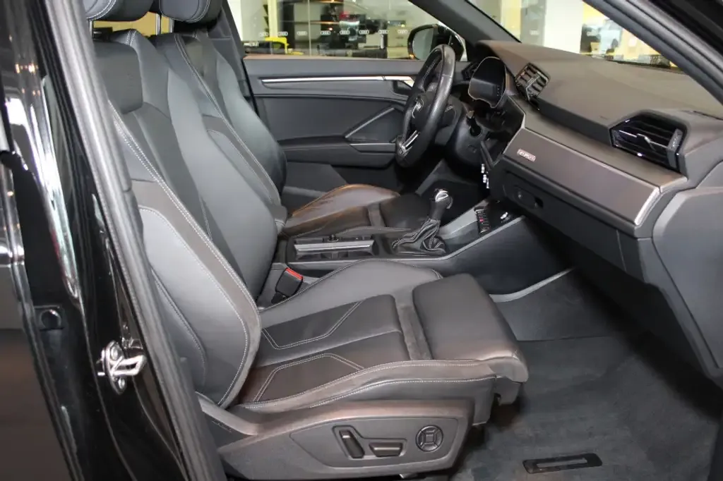 Audi Q3 2022 photo 5