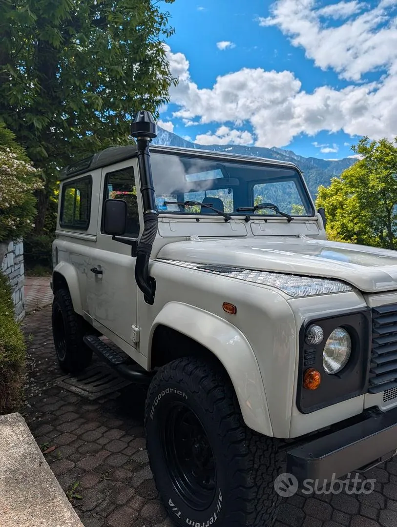 Land Rover Defender 2006 photo 4