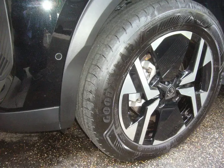 Peugeot 2008 2025 photo 4