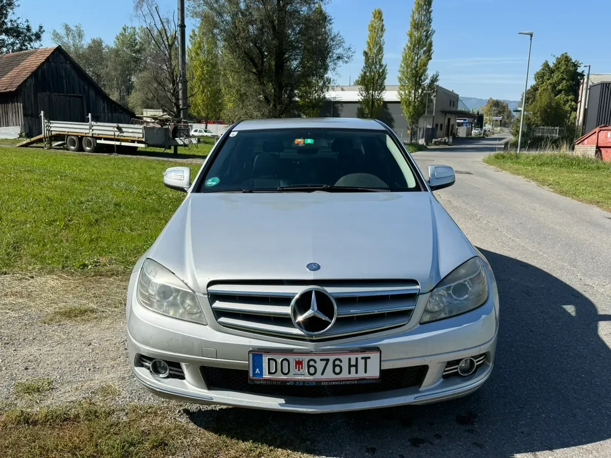 Mercedes-Benz C-Class 2007 photo 2