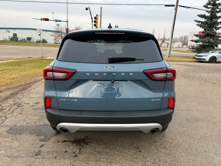 Ford Escape 2025 photo 4
