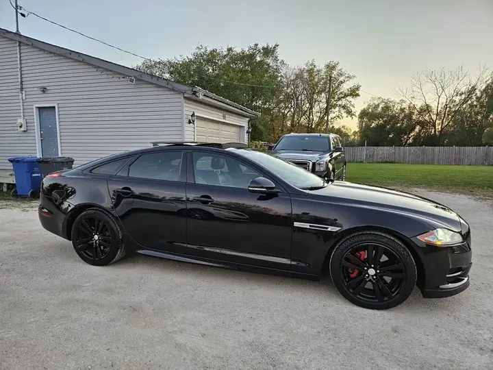 Jaguar Xj