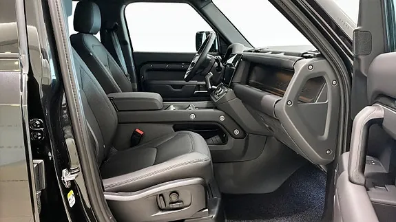 Land Rover Defender 90 2026 photo 3