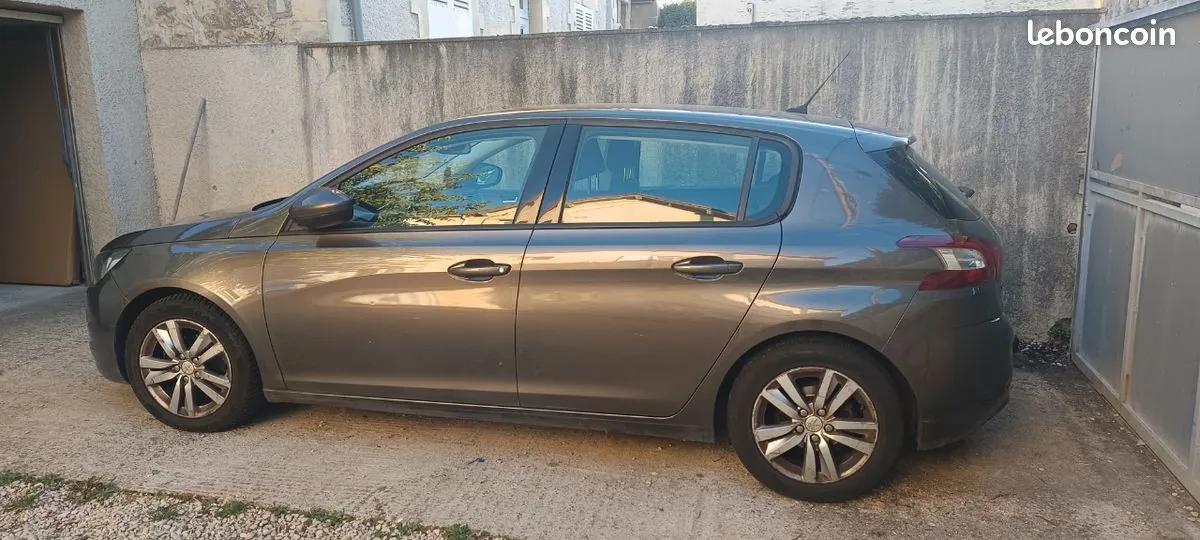 Peugeot 308 2013 photo 2