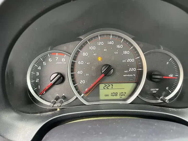 Toyota Yaris 2014 photo 4