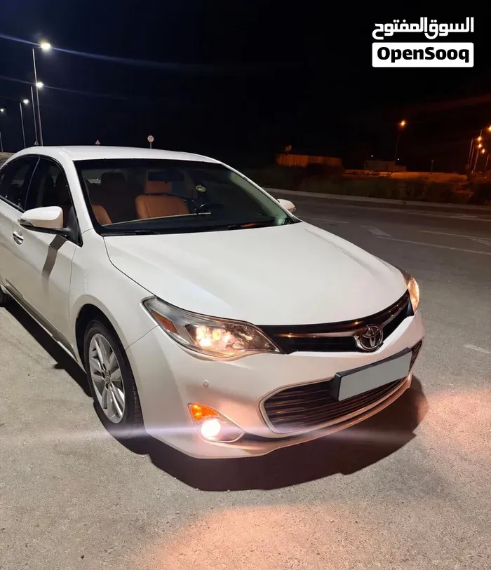 Toyota Avalon 2015 photo 2