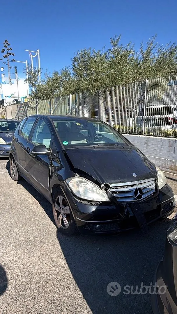 Mercedes-Benz A-Class 2016 photo 2