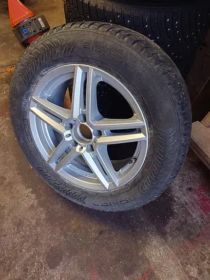 Mercedes-Benz E 200 2012 photo 5