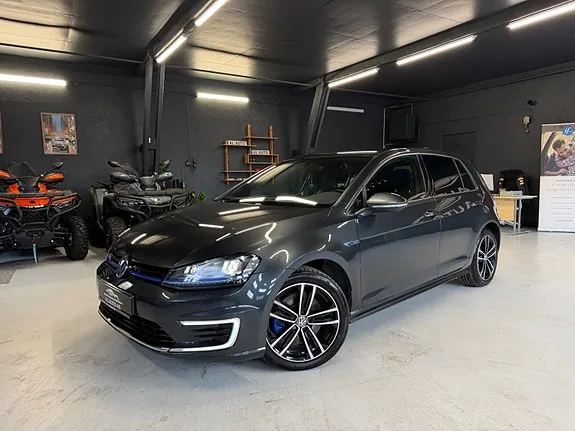 Volkswagen Golf 2017 photo 2