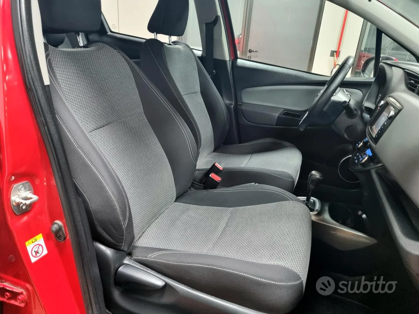 Toyota Yaris 2014 photo 5