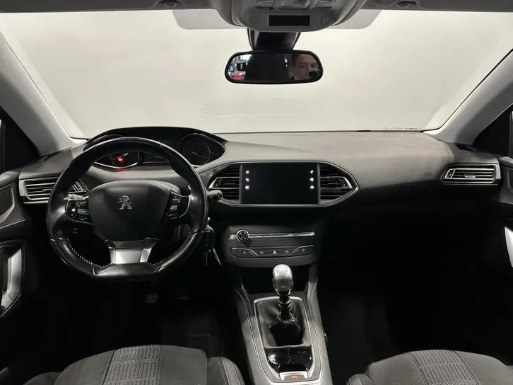Peugeot 308 Sw 2018 photo 2