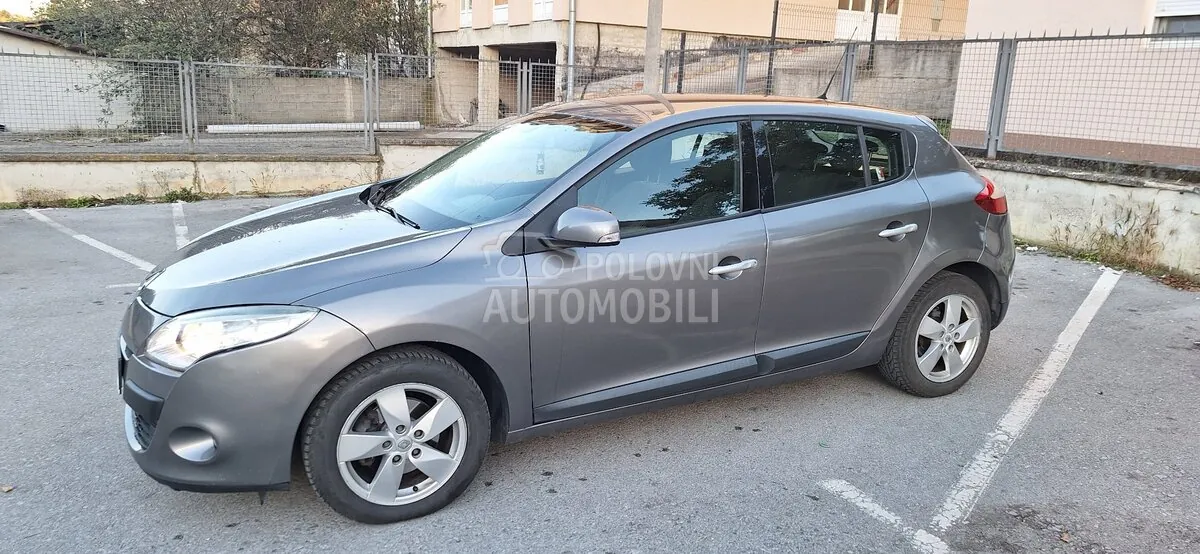 Renault Megane 2010 photo 2