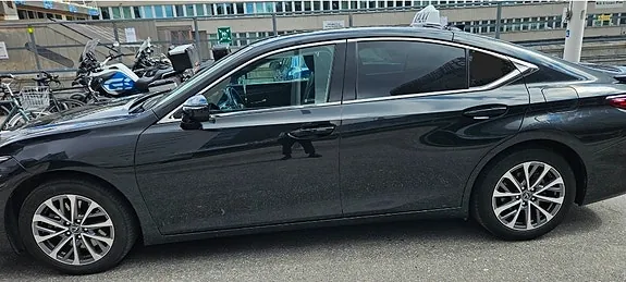 Lexus Es300 2023 photo 2
