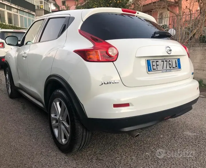 Nissan Juke 2010 photo 2