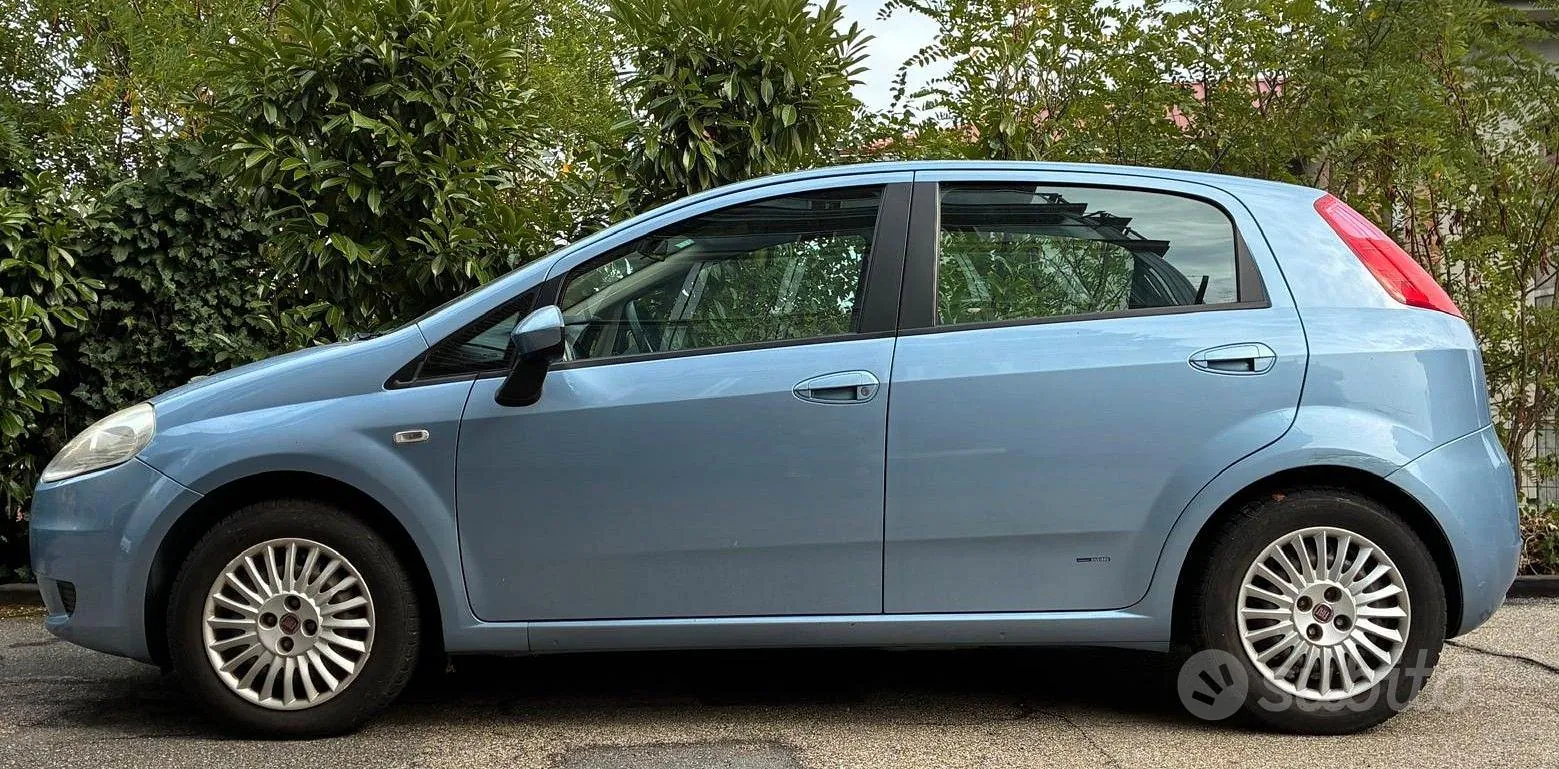 Fiat Grande Punto 2008 photo 3