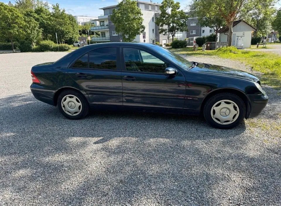 Mercedes-Benz C200