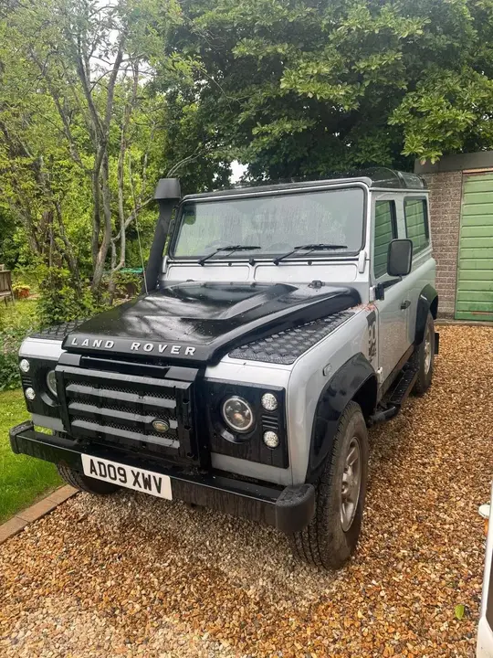 Land Rover Defender 90
