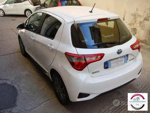 Toyota Yaris 2017 photo 4