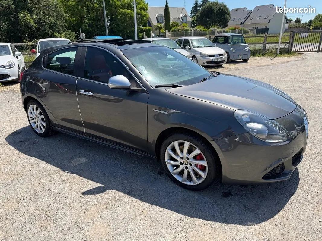 Alfa Romeo Giulietta 2011 photo 4