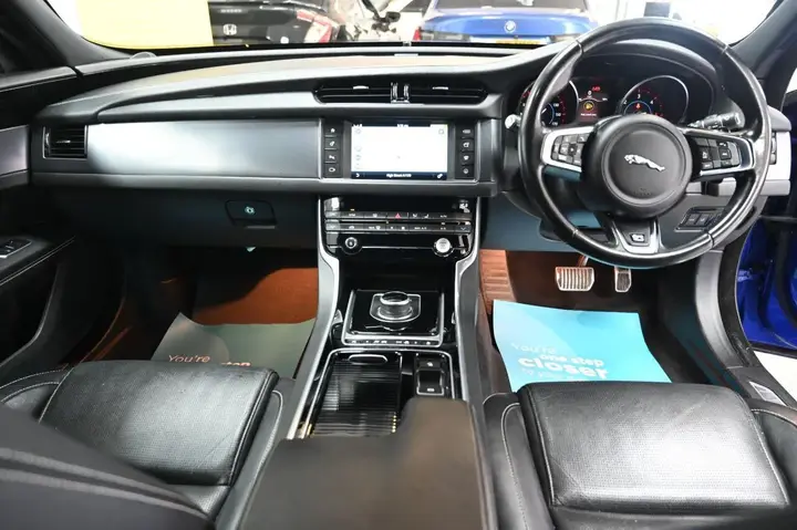 Jaguar Xf 2017 photo 3