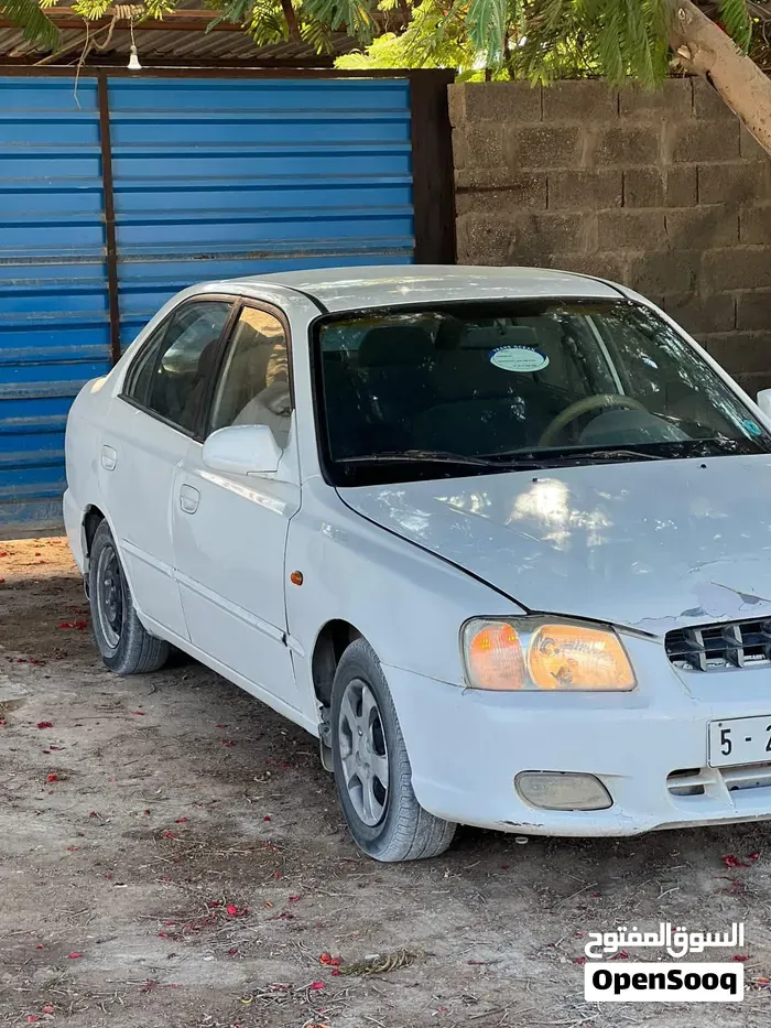 Hyundai Verna 2002 photo 2