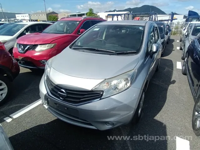 Nissan Note X 2014 photo 2