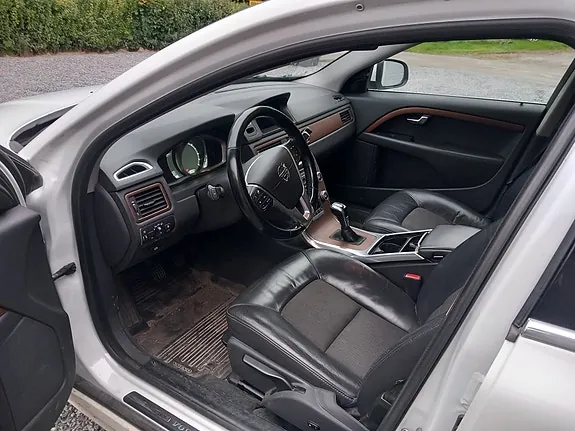 Volvo V70 2015 photo 2