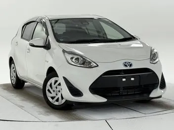Toyota Aqua 2017 photo 2