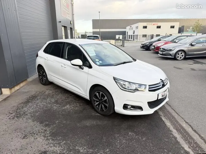 Citroen C4 2018 photo 2