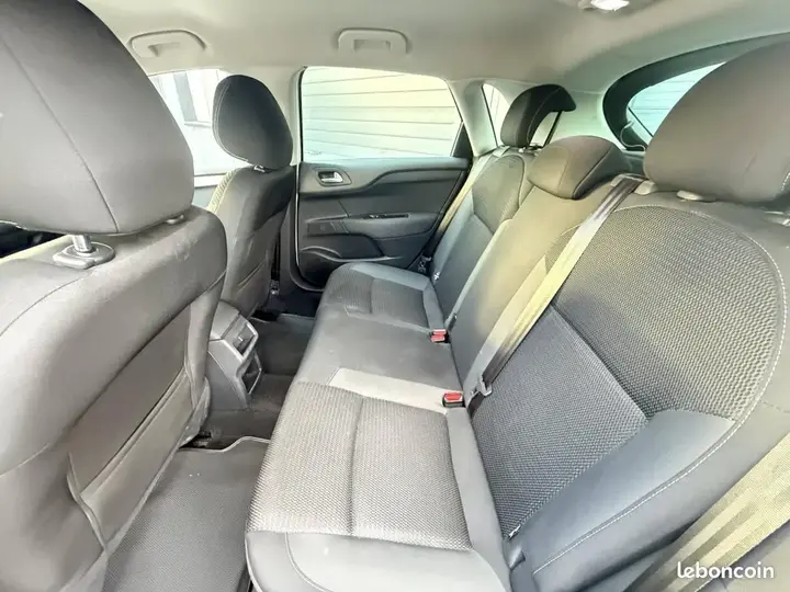 Citroen C4 2018 photo 5