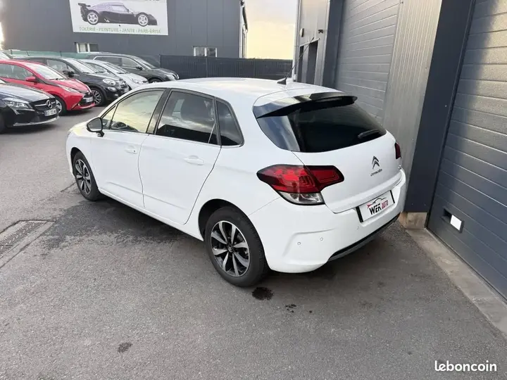 Citroen C4 2018 photo 3